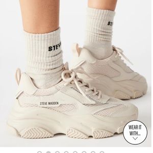 Gently used Steve Madden POSSESSION 👟 size 6.5